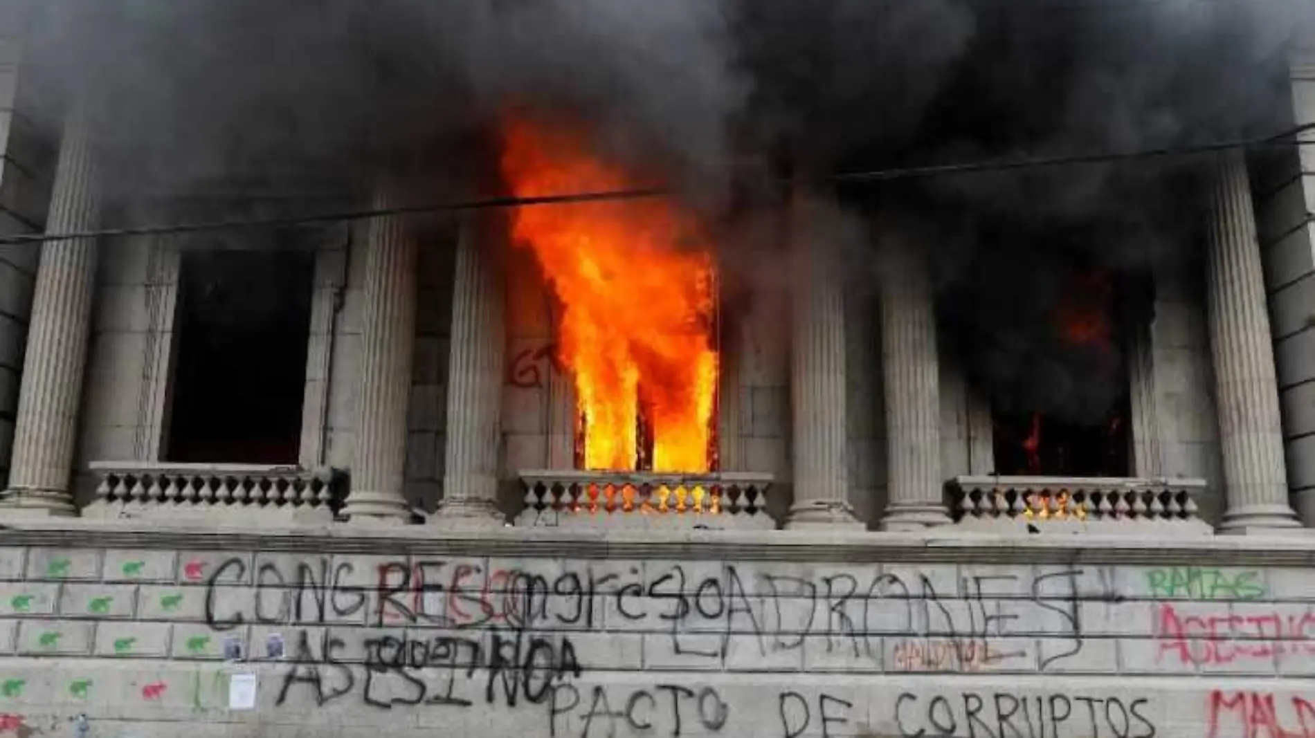 Congreso Guatemala_incendio_1